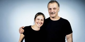 “ÇOK ÖNEMLİ BİR HABER” BABA SAHNE’DE PRÖMİYER YAPIYOR