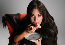 “BU HİKÂYE SENDEN UZUN OSMAN” TİYATRO SAHNESİNDE