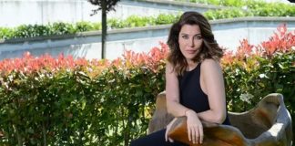 DENİZ AKKAYA’DAN EDEBÎ BİR MEYDAN OKUMA: “AÇ KUŞLAR”