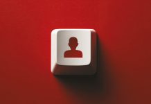 DOĞU YÜCEL’DEN BOL SÜRPRİZLİ BİR ROMAN: “TROL”