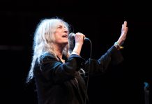 PATTI SMITH İSTANBUL’DA SAHNE ALACAK