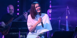 BERGÜZAR KOREL ENKA AÇIKHAVA TİYATROSU’NDA bergüzar korel - enka açıkhava - hatırladıkça