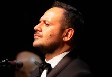 MURAT KARAHAN “ROMANTİKLER” İLE ZORLU PSM’DE Farklı dönemlerden ve müzikal dünyalardan eserleri aynı sahnede buluşturan “Romantikler”, Murat Karahan’ın güçlü vokali ve kendine özgü yorumuyla 26 Eylül akşamı Zorlu PSM Turkcell Sahnesi’nde